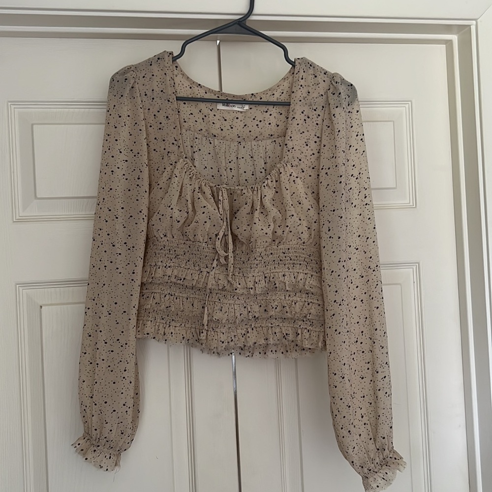 Black and cream long sleeve top size medium